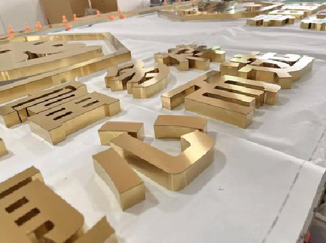  延长拉丝不锈钢字的特点。