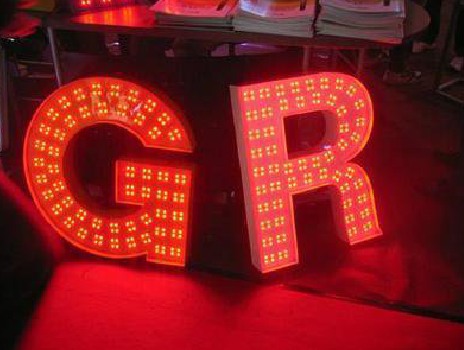  延长LED发光字有哪些优势？